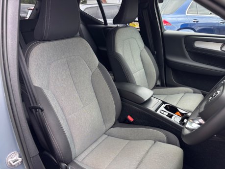 Volvo XC40 2.0 B3 MHEV Plus Dark SUV 5dr Petrol Hybrid DCT Auto Euro 6 (s/s) (163 ps) 20