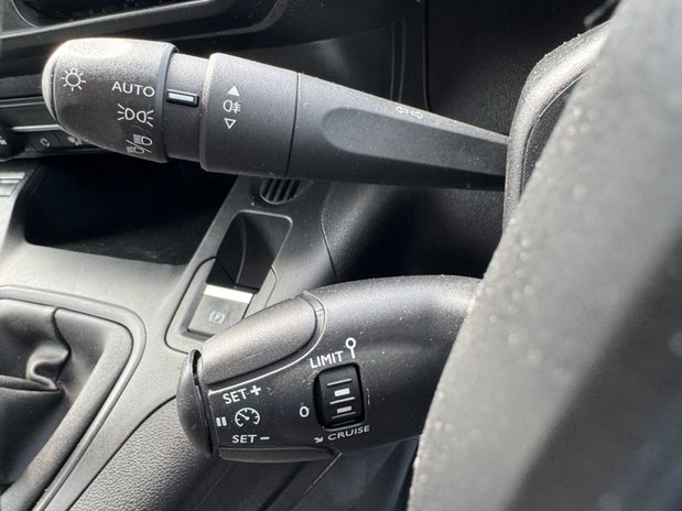 Peugeot Partner SWB L1H1 Low Roof Professional Premium Plus Air Con Sensors EURO 6 18