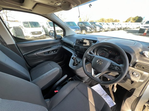 Vauxhall Combo SWB L1H1 Low Roof 2000 Dynamic Air Con EURO 6 NO VAT 26
