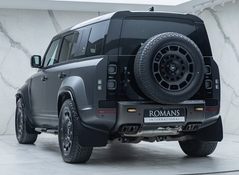 Land Rover Defender OCTA EDITION ONE 12