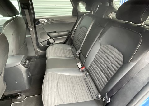 Kia Ceed 1.5T GDi ISG GT-Line 13