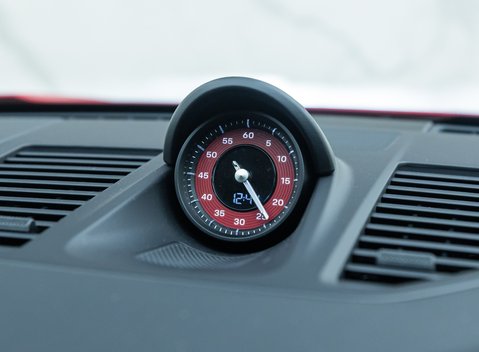 Porsche 911 Carrera GTS (992) 21