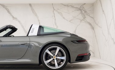 Porsche 911 Targa 4S (992) 28