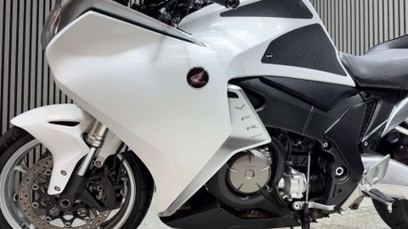 Honda VFR1200F 2010 VFR 1200 ONLY 22K LONG MOT SPORTS TOURER 1200CC 21