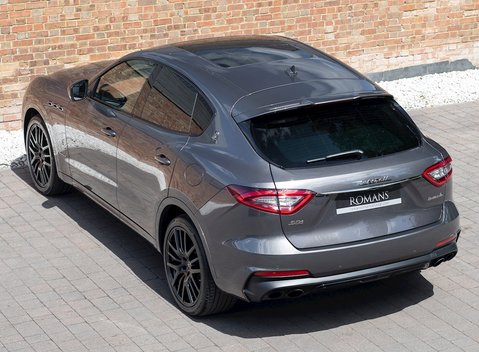 Maserati Levante S GranSport 9