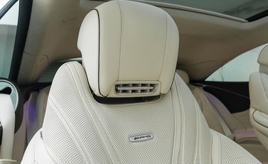 Mercedes-Benz S63 AMG Coupe 11