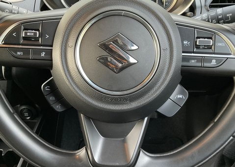 Suzuki Swift SZ-T DUALJET MHEV 23