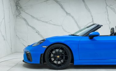 Porsche 718 SPYDER 38