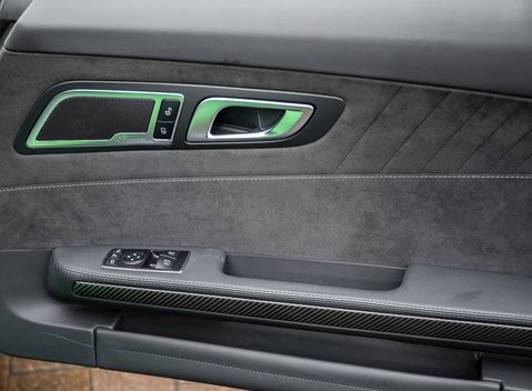 Mercedes-Benz AMG GT R 19