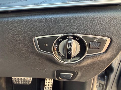 Mercedes-Benz E Class E 300 AMG LINE PREMIUM 30