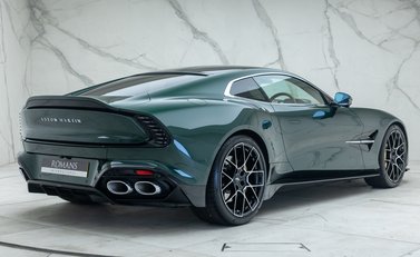 Aston Martin Vanquish V12 6