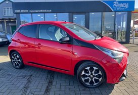Toyota Aygo VVT-I X-TREND X-SHIFT 5 DOOR AUTO 1