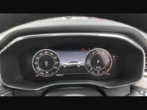 Jaguar XF R-DYNAMIC S 31