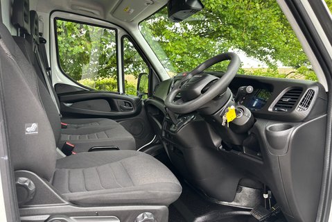 Iveco Daily 35S14V Hi-Matic Panel Van - Air Con / Auto / Car Play 17
