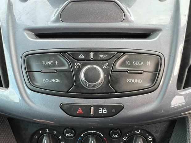 Ford Transit Connect SWB L1H1 Limited 200 Air Con Alloys Camera Sensors EURO 6 NO VAT 31