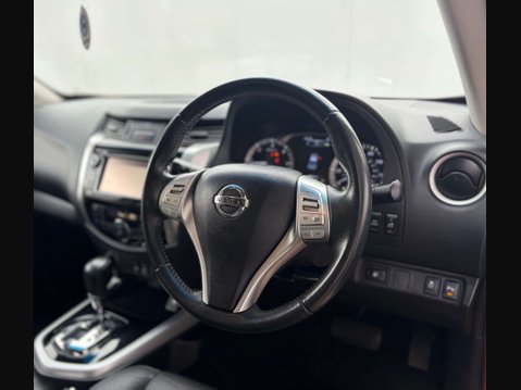 Nissan Navara 2.3 Navara Tekna dCi Auto 4WD 5dr 60