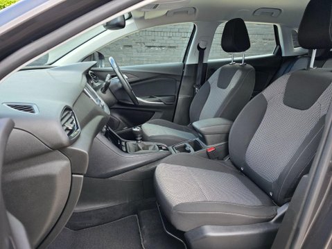 Vauxhall Grandland X 1.5 Turbo D BlueInjection SE Euro 6 (s/s) 5dr 30