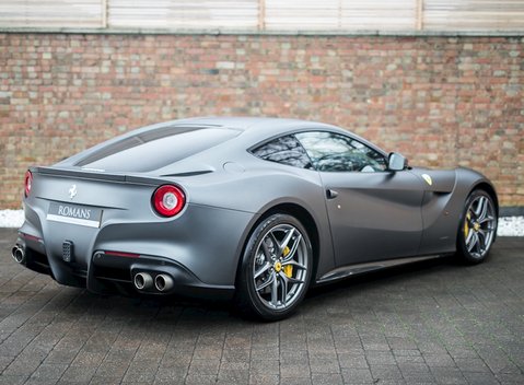 Ferrari F12 Berlinetta 32