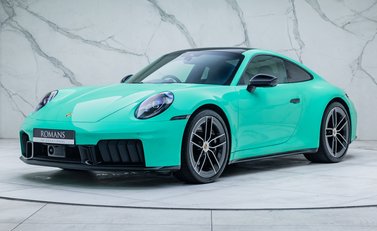 Porsche 911 Carrera GTS (992.2) 1