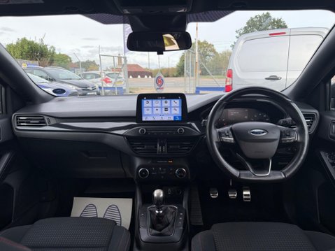 Ford Focus 1.0T EcoBoost ST-Line Euro 6 (s/s) 5dr 28