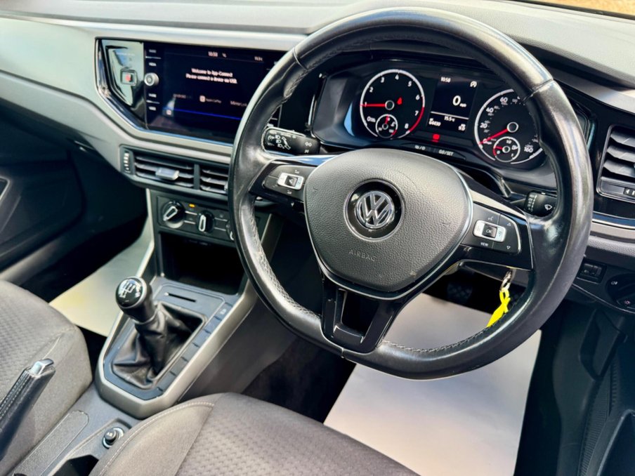 2019 Volkswagen Polo — image 28