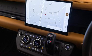 Land Rover Defender X 14