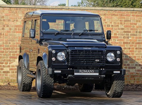 Land Rover Defender T40 1