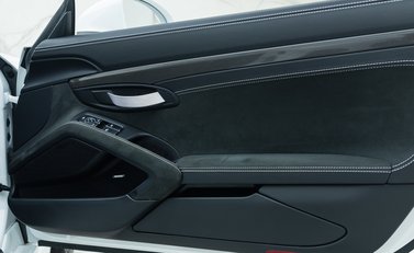 Porsche 718 SPYDER 27