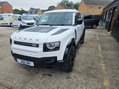 Land Rover Defender S MHEV 3