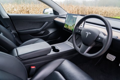 Tesla Model 3 PERFORMANCE 9