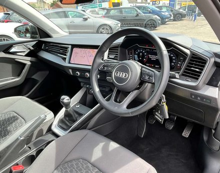 Audi A1 1.0 A1 Sportback 25 TFSI Sport 5dr 18