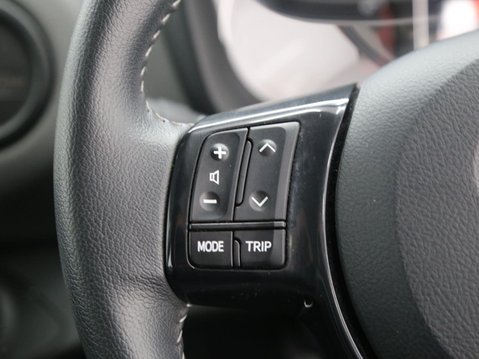 Toyota Yaris 1.5 VVT-i Icon Tech Euro 6 5dr 11