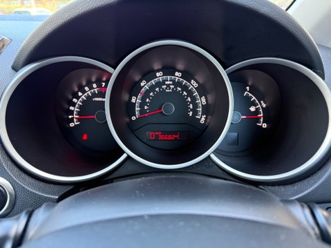 Kia Venga 4 AUTOMATIC 11