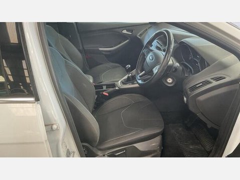 Ford Focus 1.0T EcoBoost Zetec Euro 6 (s/s) 5dr 6