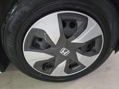Honda Fit 1.5 VVTi Hybrid 48