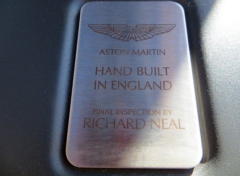 Aston Martin V8 Vantage S 3