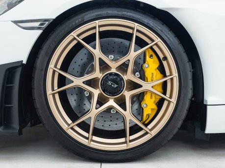 Porsche Cayman GT4 RS (718) 