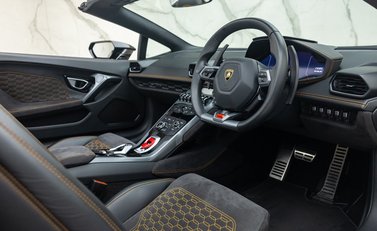 Lamborghini Huracan Spyder LP 580-2 13