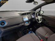 Toyota Yaris 1.5 VVT-h Cyan Bi-Tone Hatchback 5dr Petrol Hybrid E-CVT Euro 6 (s/s) (100 15