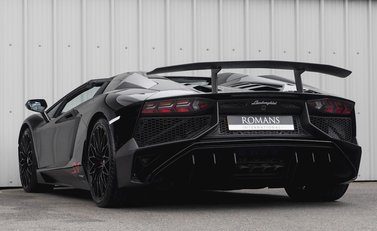 Lamborghini Aventador SV LP 750-4 Roadster 3