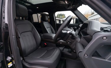 Land Rover Defender 110 X P400 12