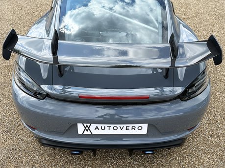 Porsche 718 CAYMAN GT4 RS PDK 30