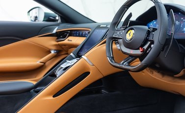 Ferrari Roma SPIDER 13