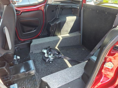 Fiat Qubo 1.4 Lounge Euro 6 5dr WAV Wheelchair Accessible Vehicle 36