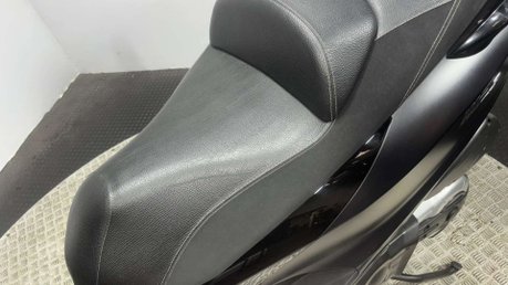 Piaggio MP3 LT SPORT 2015 ONLY 23K RIDE ON A CAR LICENCE TRIKE 3 WHEELER BIKE 29
