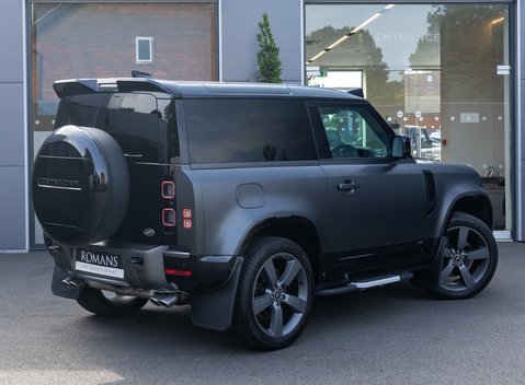 Land Rover Defender 90 V8 CARPATHIAN EDITION 4