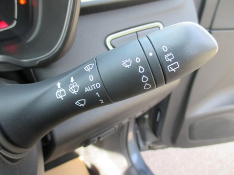 Renault Kadjar 1.3 TCe Iconic Euro 6 (s/s) 5dr 35