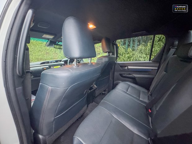 Toyota Hilux Invincible X | AUTO | D-4D | Camera | Nav | 2.8 LT | No VAT| 10