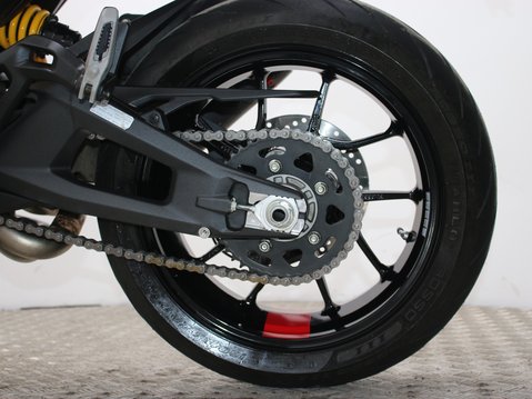 Ducati Monster 937 MONSTER 937 23