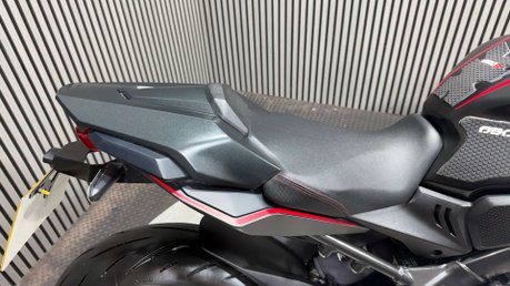 Honda CBR 2020 ONLY 790 MILES LONG MOT SERVICED SPORTS BIKE 650CC 36